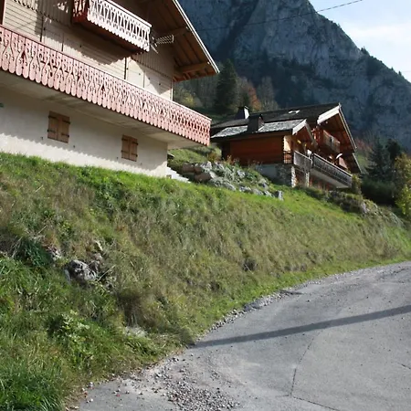 Chalet La *